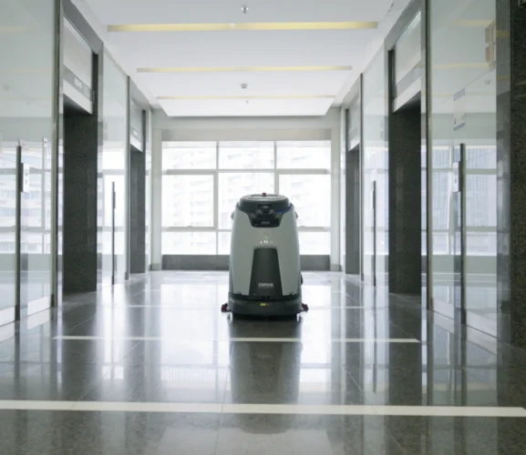 25.000 m² in due parchi industriali: i robot Gausium si occupano della pulizia quotidiana dei pavimenti al TianAn Cyber Park di Shenzhen