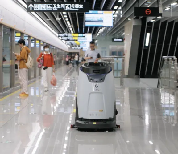Verso la metropolitana più pulita del mondo: Gausium Scrubber 50 Cleans at Guangzhou’s Iconic Station