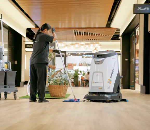 Alto traffico, basso sforzo: come Gausium Scrubber 50 ottimizza Mall Manutenzione presso The Style Outlets, Madrid